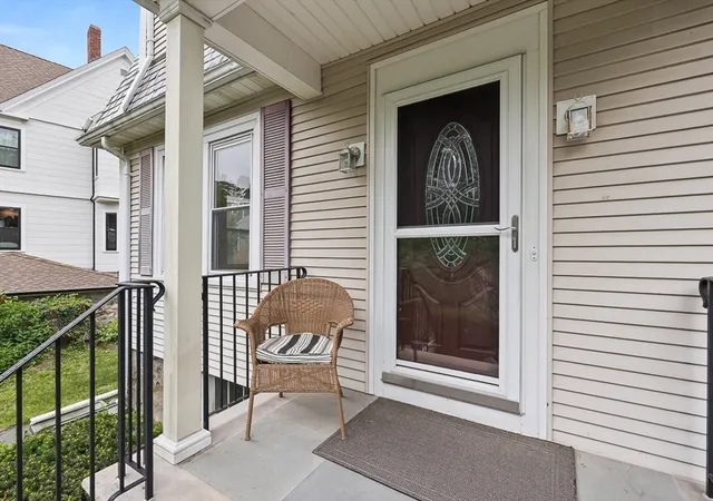 2nd image of 265 Main St, Melrose, MA 02176 | MLS# 73549122