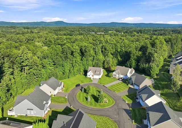 2nd image of 12 Copley Cir #12, Enfield, CT 06082 | MLS# 73563615