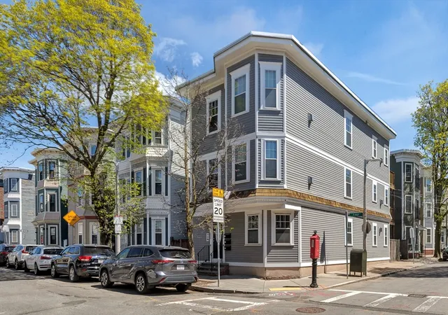 1st image of 253 E St #1, Boston, MA 02127 | MLS# 73512681