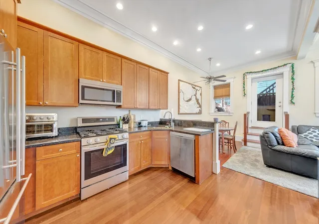 2nd image of 253 E St #1, Boston, MA 02127 | MLS# 73512681