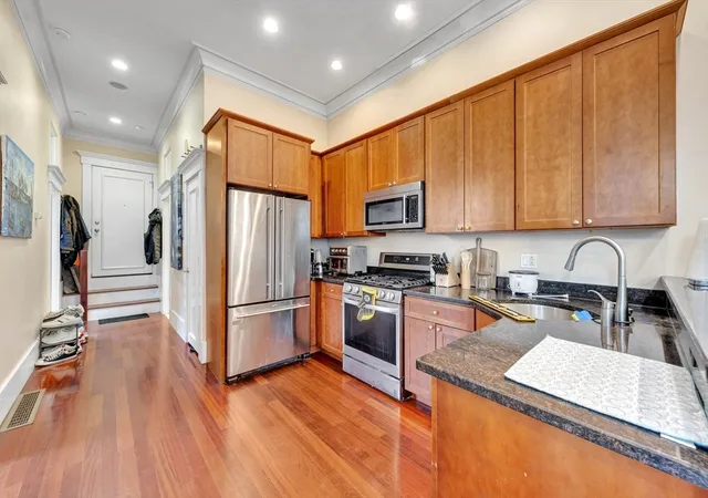 3rd image of 253 E Street Condominiums, Boston, MA 02127