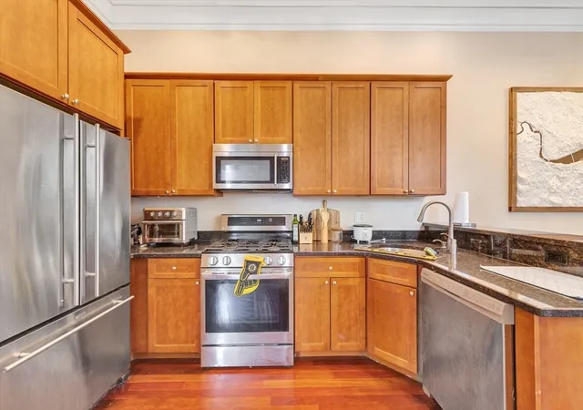 4th image of 253 E Street Condominiums, Boston, MA 02127