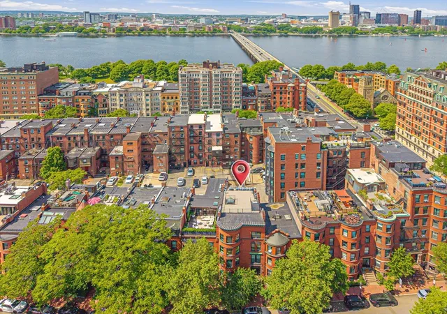 2nd image of 431 Marlborough St, Boston, MA 02115