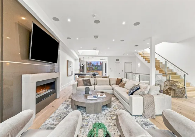 4th image of 431 Marlborough St, Boston, MA 02115