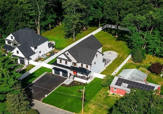 42nd image of 5 Four Acre Dr, Burlington, MA 01803 | MLS# 73561341