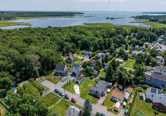 27th image of 21 Golf St, Fairhaven, MA 02719 | MLS# 73555999