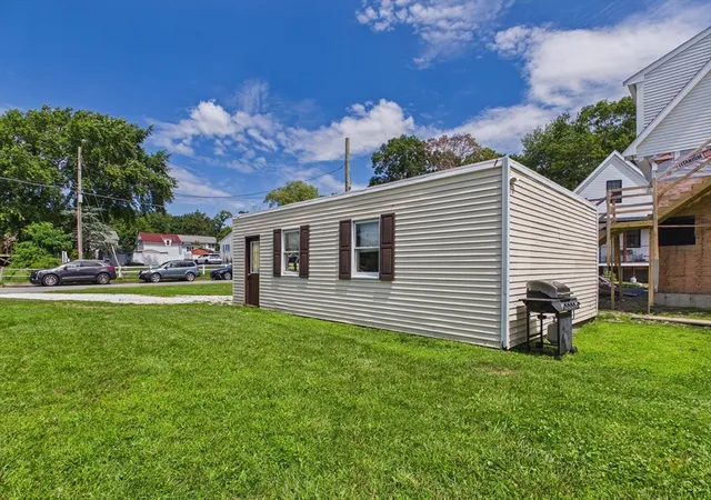 2nd image of 21 Golf St, Fairhaven, MA 02719 | MLS# 73555999