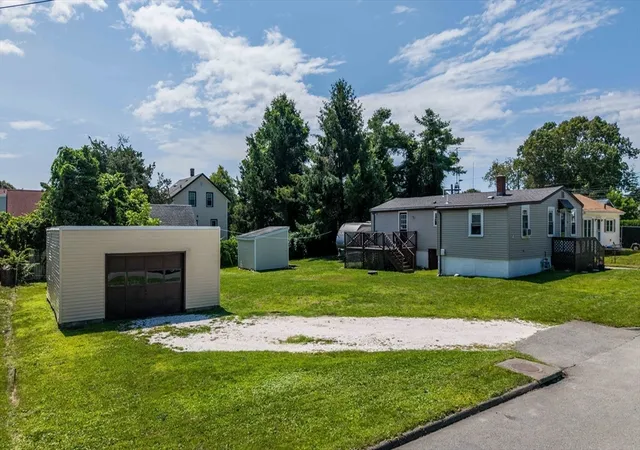 3rd image of 21 Golf St, Fairhaven, MA 02719 | MLS# 73555999