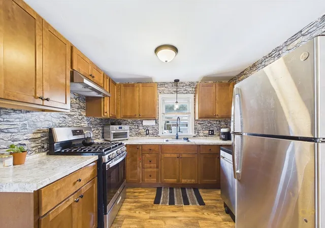 5th image of 21 Golf St, Fairhaven, MA 02719 | MLS# 73555999