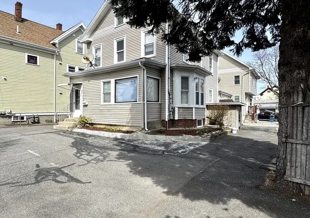 3rd image of 383 Highland Ave, Malden, MA 02148 | MLS# 73553480