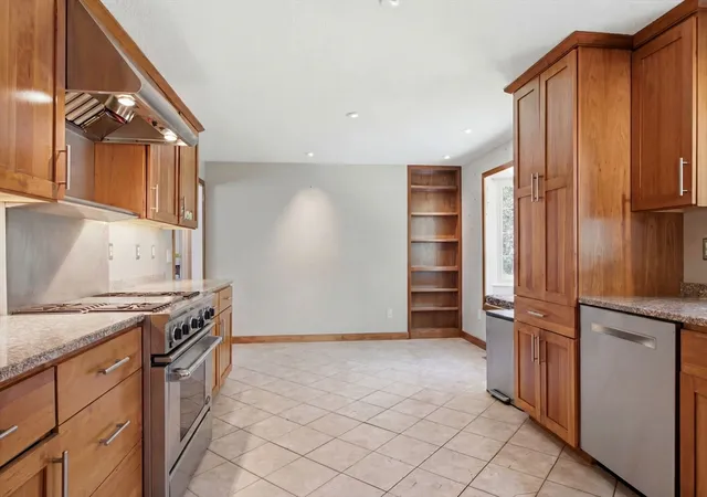 4th image of 53 Hadrada Ln, Centerville, MA 02632 | MLS# 73513305