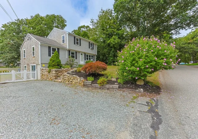 Photo 3 of Single family home for sale at 33 Lakefield Rd, Yarmouth, MA 02664 | MLS# 73568872 | Listing updated on 2026-09-13