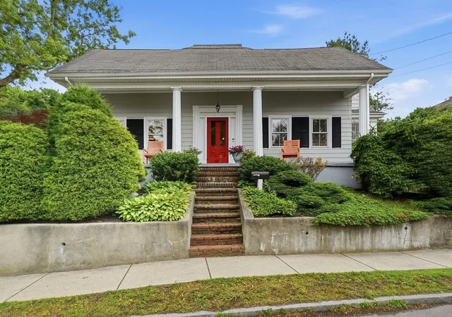 Photo 1 of Single family home for sale at 423 Washington St, Winchester, MA 01890 | MLS# 73541775 | Listing updated on 2026-08-19