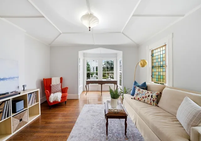 Photo 3 of Single family home for sale at 423 Washington St, Winchester, MA 01890 | MLS# 73541775 | Listing updated on 2026-08-19