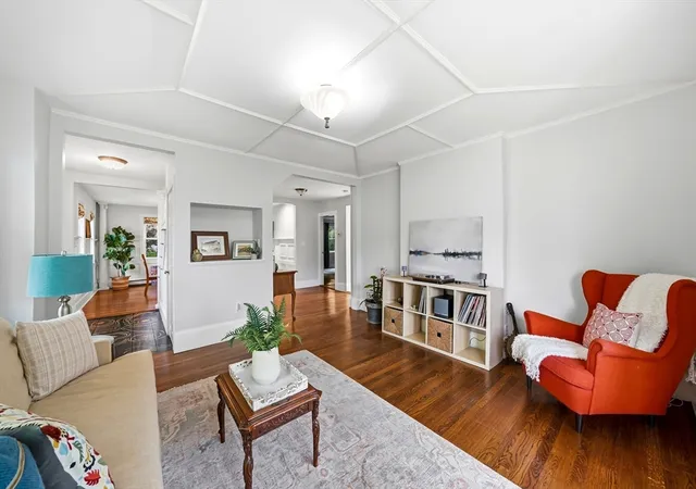Photo 4 of Single family home for sale at 423 Washington St, Winchester, MA 01890 | MLS# 73541775 | Listing updated on 2026-08-19