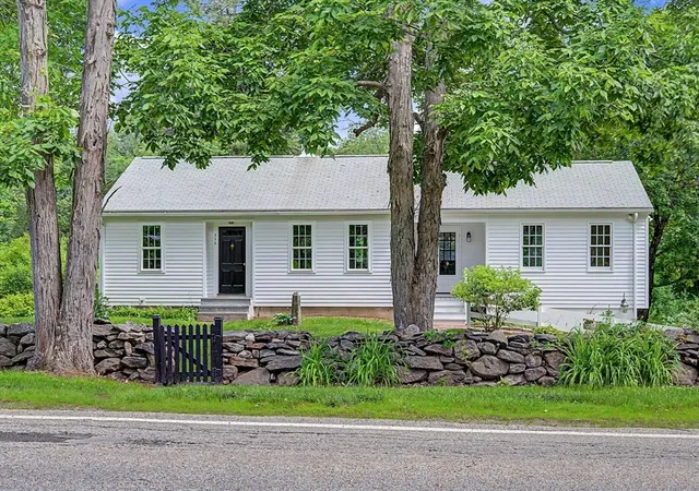 Homes for sale in Sutton, MA | 355 Boston Rd, Sutton, MA 01590 | MLS# 73536380