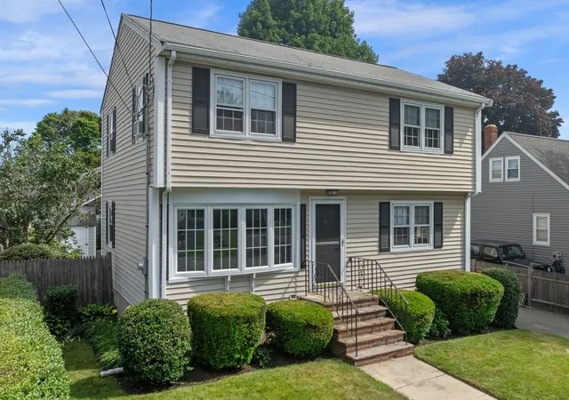 Homes for sale in Peabody, MA | 25 Colonial Rd, Peabody, MA 01960 | MLS# 73542851