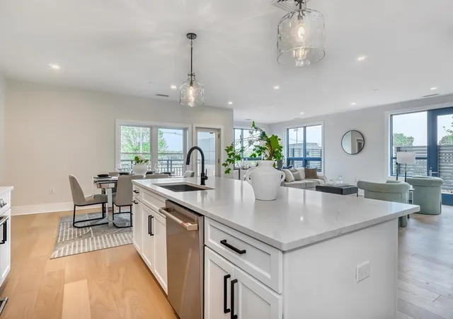 5th image of 62 Foundry St #416, Wakefield, MA 01880 | MLS# 73545414