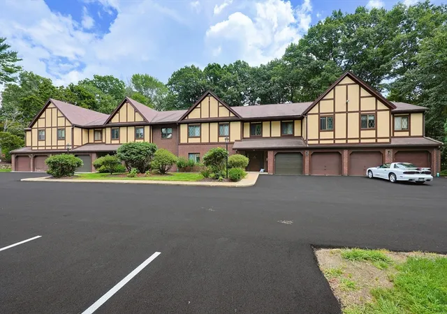 2nd image of 14 Rainbow Pond Dr #B2, Walpole, MA 02081 | MLS# 73560745