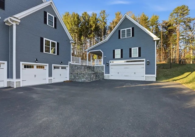 2nd image of 71 Regency Pl, North Andover, MA 01845 | MLS# 73470985