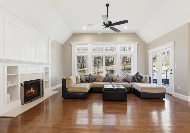 5th image of 71 Regency Pl, North Andover, MA 01845 | MLS# 73470985