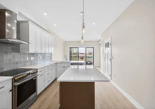 1st image of 16 Northend Blvd #1, Salisbury, MA 01952 | MLS# 73527773