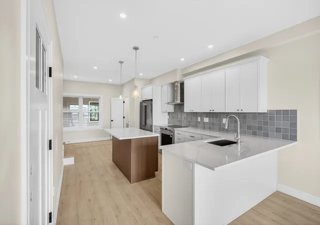 5th image of 16 Northend Blvd, Salisbury, MA 01952