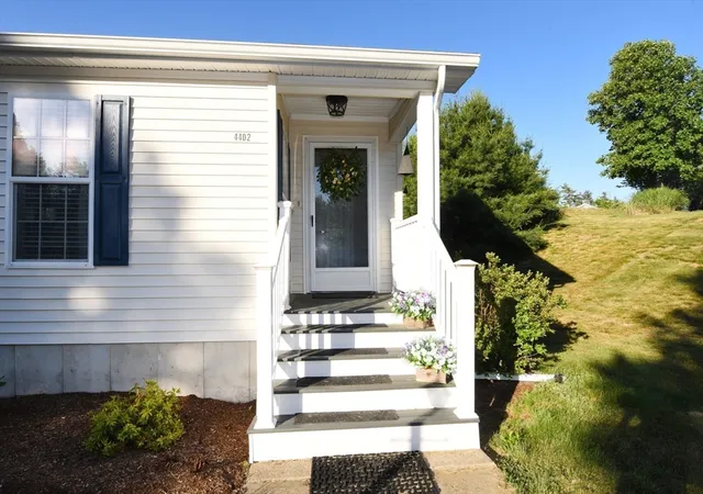 2nd image of 4402 Pheasant Ln, Middleboro, MA 02346 | MLS# 73534416