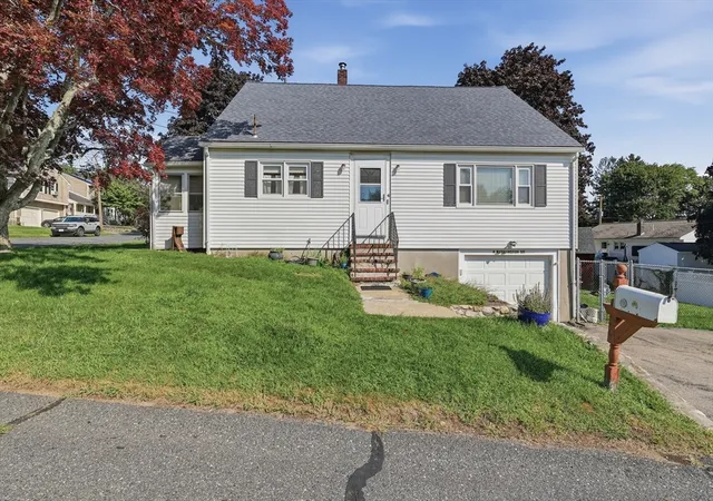 Photo 2 of Single family home for sale at 4 Washington Street, Milford, MA 01757 | MLS# 73568447 | Listing updated on 2026-08-31