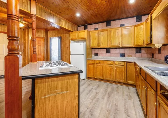 2nd image of 116 Marshall St, Fitchburg, MA 01420 | MLS# 73565797