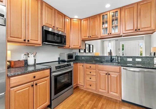 3rd image of 9 Russell St, Waltham, MA 02453