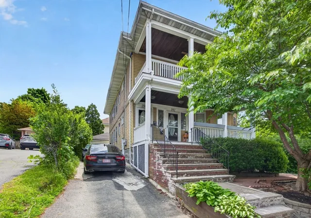 1st image of 190 192 Kendrick Ave, Quincy, MA 02169 | MLS# 73528734