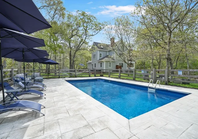 2nd image of 10 North Bog Rd, Edgartown, MA 02539 | MLS# 73524464
