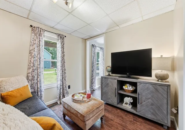 5th image of 128 Newfield Rd, Springfield, MA 01119 | MLS# 73562066