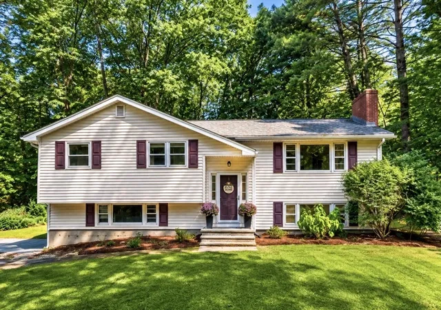 1st image of 15 Carriage Dr, Chelmsford, MA 01824 | MLS# 73566893