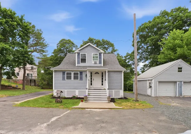 Homes for sale in Saugus, MA | 20 Burrill St, Saugus, MA 01906 | MLS# 73540485