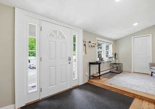 Homes for sale in Saugus, MA | 20 Burrill St, Saugus, MA 01906 | MLS# 73540485