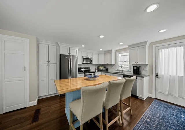 4th image of 5 Macarthur Circle, Swampscott, MA 01907 | MLS# 73559622