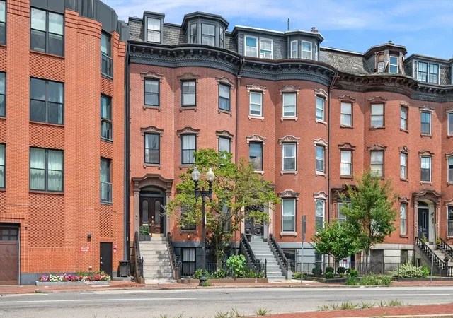 2nd image of 462 Massachusetts Avenue #4, Boston, MA 02118 | MLS# 73558653
