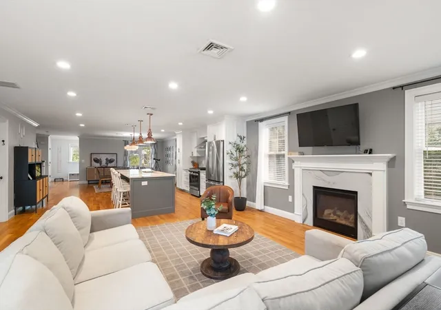 5th image of 121 Salem St, Reading, MA 01867 | MLS# 73556238