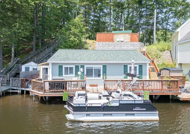Homes for sale in Groton, MA | 49 Boat House Rd, Groton, MA 01450 | MLS# 73543411