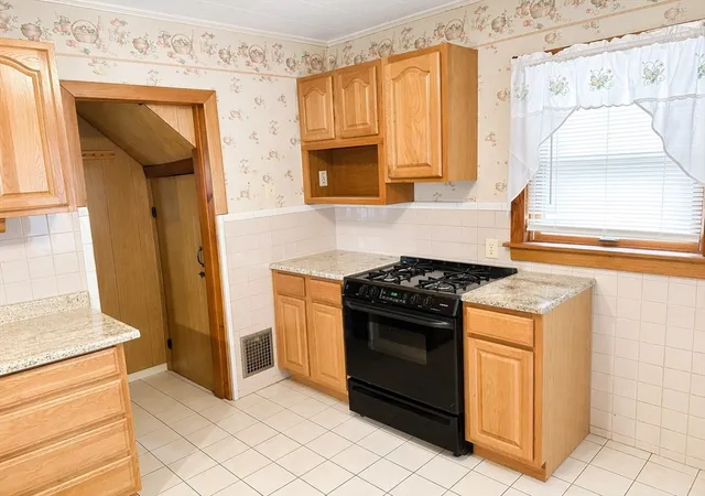 Homes for sale in West Springfield, MA | 23 York St, West Springfield, MA 01089 | MLS# 73503257