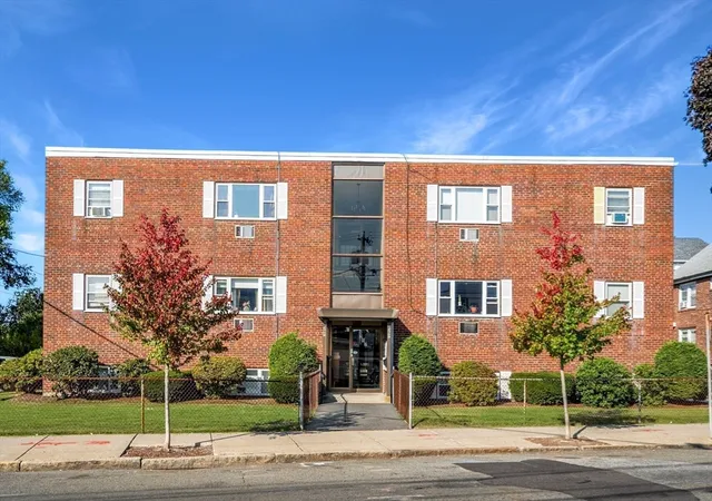 Homes for sale in Medford, MA | 297 Main St #3, Medford, MA 02155 | MLS# 73491586