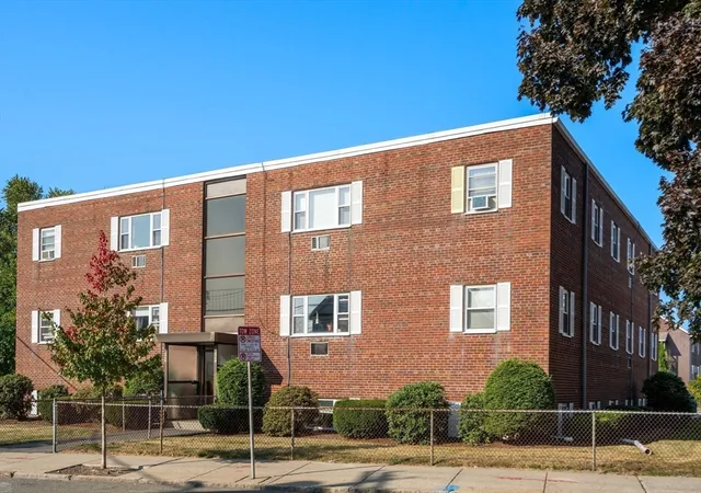 Homes for sale in Medford, MA | 297 Main St, Medford, MA 02155 | Houzeo