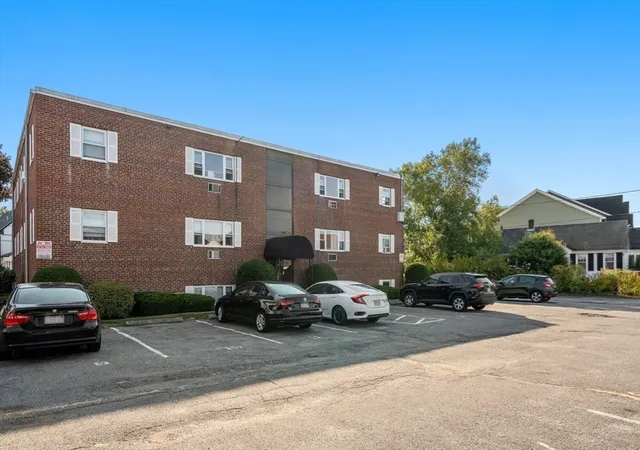 Homes for sale in Medford, MA | 297 Main St #3, Medford, MA 02155 | MLS# 73491586