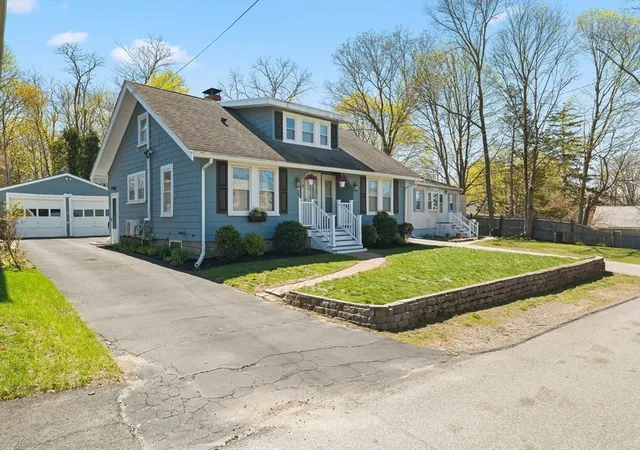 2nd image of 19 Lake Shore Dr, East Weymouth, MA 02189 | MLS# 73509159