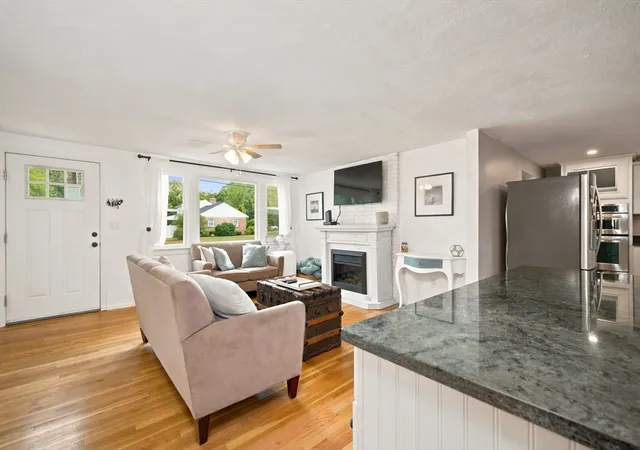 Photo 3 of Sale Pending at 456 North St, Bridgewater, MA 02324 | MLS# 73553958 | Listing updated on 2026-09-24