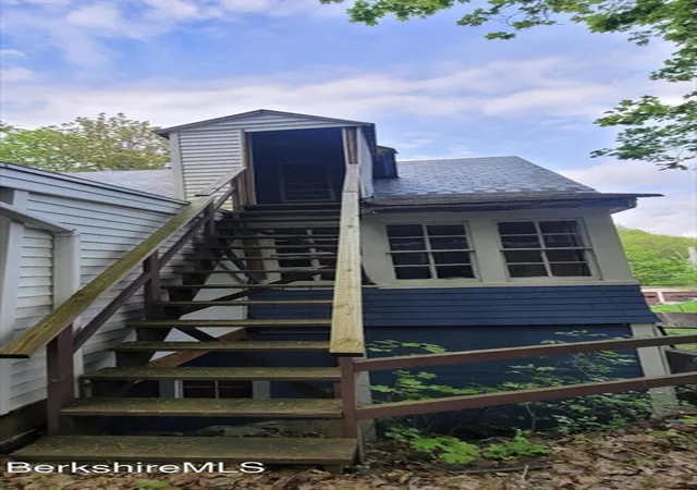 Homes for sale in North Adams, MA | 301 Walnut St, North Adams, MA 01247 | Houzeo