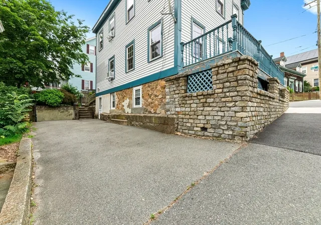 3rd image of 28 Grove St, Salem, MA 01970 | MLS# 73551028