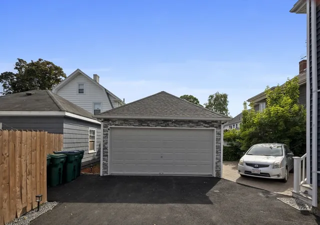 42nd image of 204 Eastern Avenue, Lynn, MA 01902 | MLS# 73541580